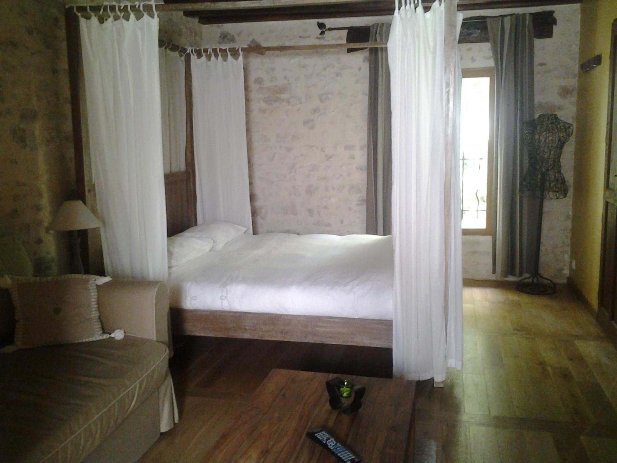 Bed and Breakfast La Ferme Du Vintue Etrechy  Pokój zdjęcie